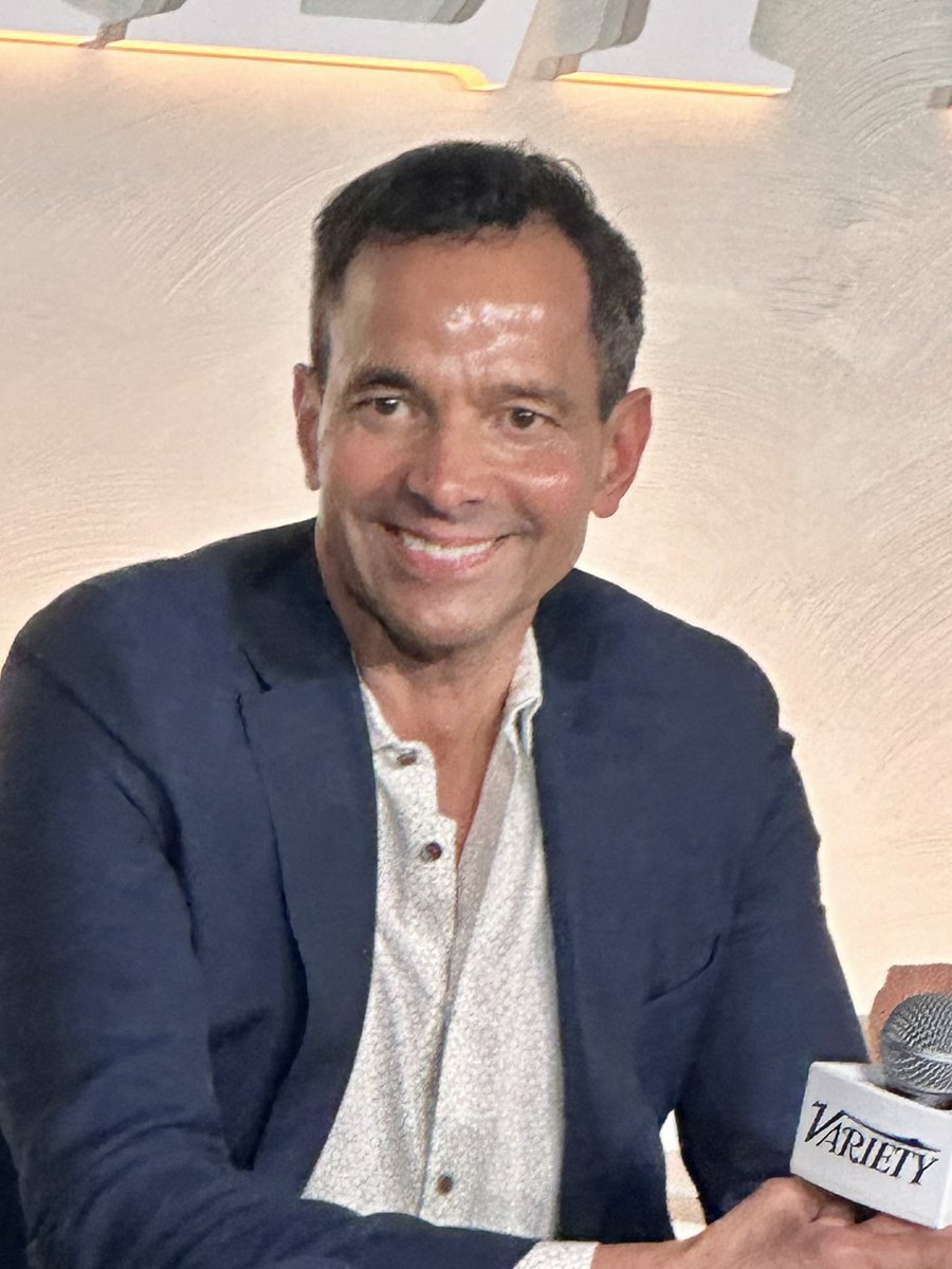 DigitalLA's tweet photo. Variety TV FYC Fest presents

Keynote Conversation with George Cheeks, President and CEO, CBS
 Cynthia Littleton (Moderator) - Co-Editor-in-Chief, Variety
@Variety @Variety_Cynthia 

#VarietyTVFYCFest https://t.co/VZhRSpasSq