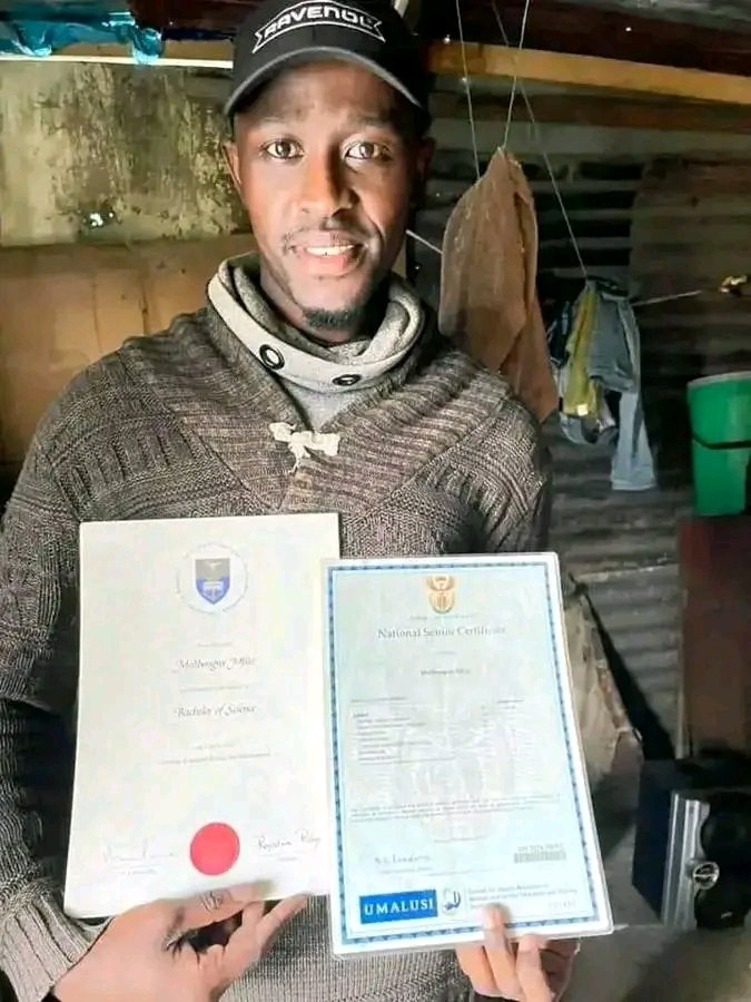 This is Malibongwe. He graduated at UCT with a BSc in applied biology and biochemistry in 2018.

He has been unemployed since, currently living in Cape Town and he's living conditions have gotten worse. 💔His contact number is; 072 465 8775.