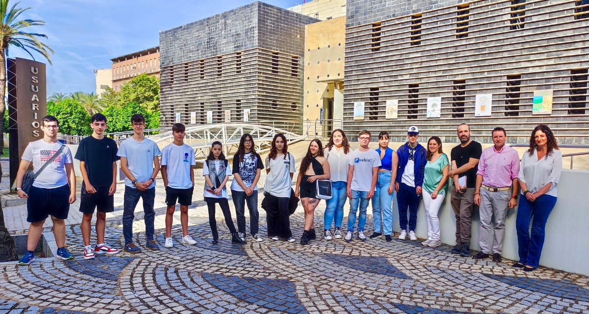 ies_dgq's tweet photo. Aguas de Huelva expone carteles con motivo del día mundial del medio ambiente diseñados por alumnos de nuestro centro https://t.co/gCrZmGlgL0