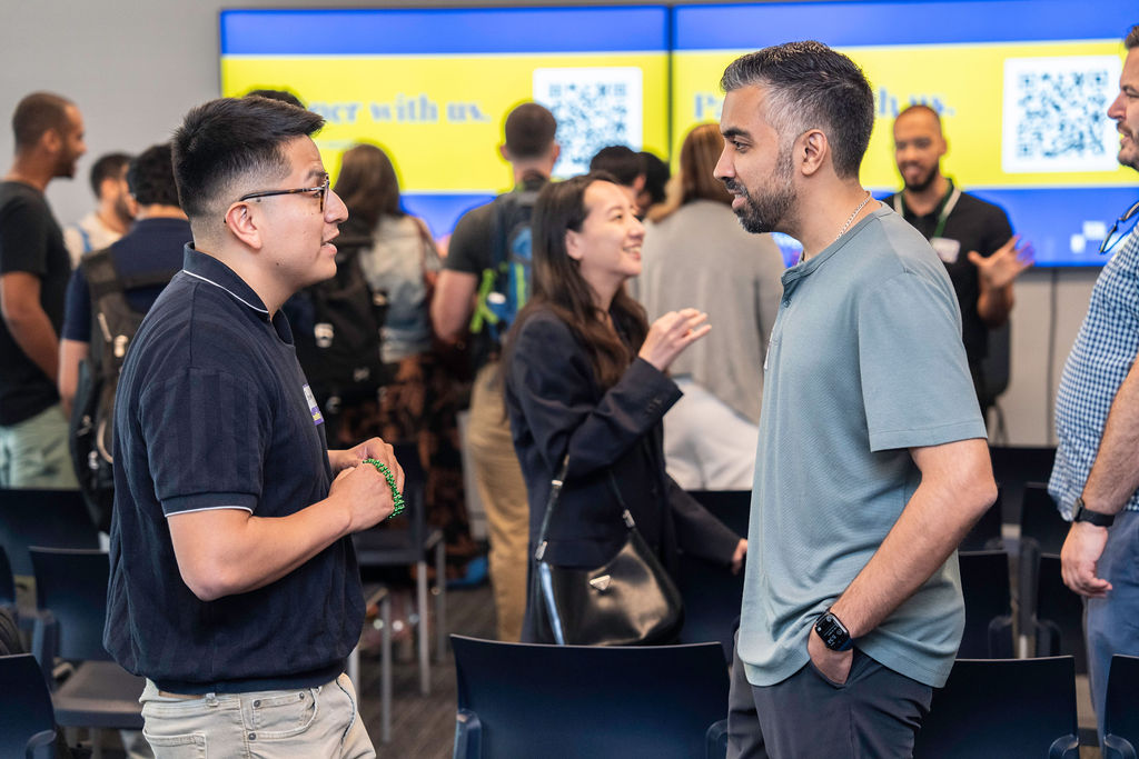 Hack_Diversity's tweet photo. #HackDiversity was in full force for #NYTechWeek! ๐ฝ We dug into the longstanding debate: does AI eliminate or amplify bias in hiring? TY to our panelists:
๐ Daniel Nissani, @Salesforce
๐ Ramya Kamalanathan, @CushWake
๐ Cherae Robinson, @Flybridge
๐ Luis Jorge, Hack.Diversity https://t.co/uMT3WfKhyz