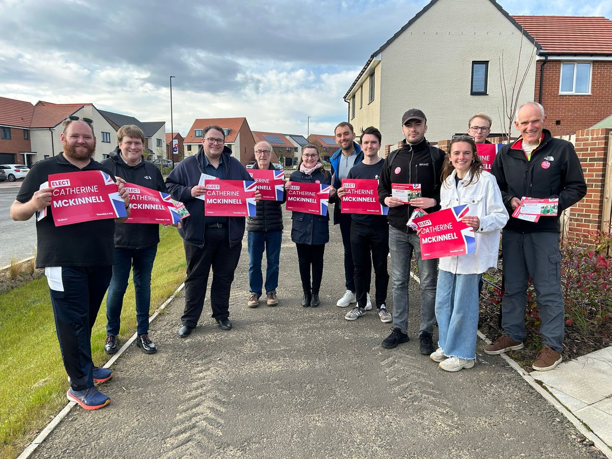 The last few evenings @CatMcKinnell and the Newcastle North Labour Team have been out chatting on the doors in Coxlodge and Newcastle Great Park. 

Lots of support for Catherine’s record of delivery and <a href="/UKLabour/">The Labour Party</a>’s message of #Change after 14 years of the Tories #VoteLabour 🌹 🗳️