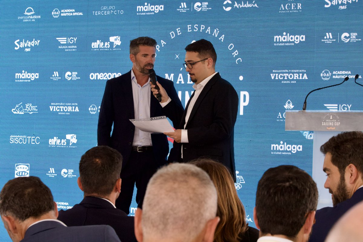 apdeportivosmlg's tweet photo. 👏 #APDM es colaboradora de la Málaga Sailing Cup 2024 que se desarrolla durante estos días en la Bahía de Málaga.
Rafa Alcaraz (@RadioMarcaMLG) ha sido el encargado de presentar un evento en el que colaborarán también distintos asociados en su Dto. de Comunicación. https://t.co/xjBQTkg0ra