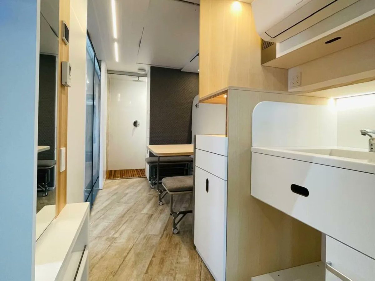 HausMicro's tweet photo. Assembled #microhaus units at our facility are ready for their happy owners 🙌 #freedomdelivered https://t.co/UuGOGMy977