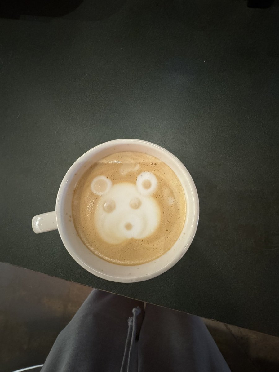 AlyssaBailz's tweet photo. Certified in Bear latte art 🤫 https://t.co/paprABUQWB