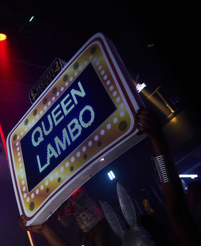 QueeinJ's tweet image. Never hate someone that God loves! The mother that bothered their mother ♥️♥️♥️
The Trend 👏

#mercyeke