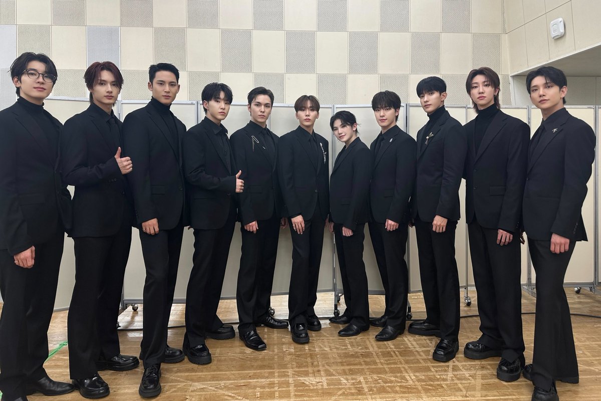 babylhazom's tweet photo. my forever thirteen🫶🏻1️⃣7️⃣
#scoups #jeonghan #joshua #jun #hoshi #wonwoo #woozi #the8 #mingyu #dk #seungkwan #vernon #dino #Seventeen #pledis #viral https://t.co/YtMEMjmXwU