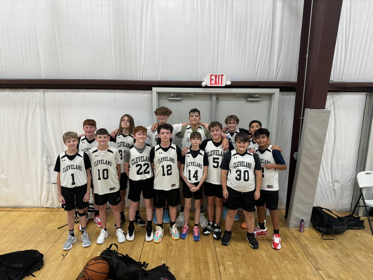 CHSPantherBball's tweet photo. Big shoutout to Coach Murphree, Coach Dean, and our Junior High Team. After two days they left Supreme Courts with a 2-1-1 record. In their final game of the day, they played 5A Guntersville’s 9th grade team and ended up finishing in a tie. Super proud of these guys hard work. https://t.co/PJ3uKohgFk