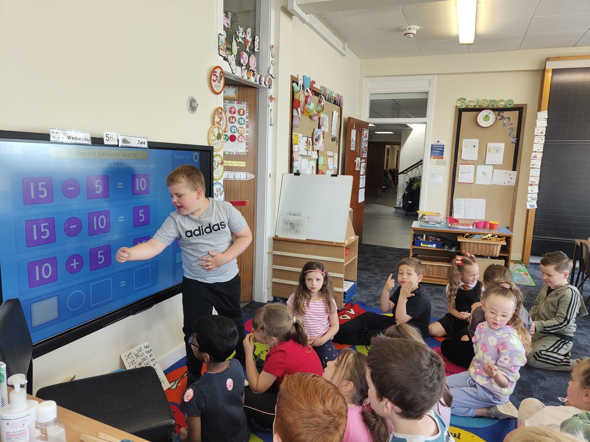 StKennethsRCPS's tweet photo. Primary 2b have been working on fact families and learning inverse with adding and subtracting! ➕➖🏠 We have been enjoying using #digitaltechnologies to help us too! @FifeDigiLearn #StKNumeracy https://t.co/Uz2QgqWKd9