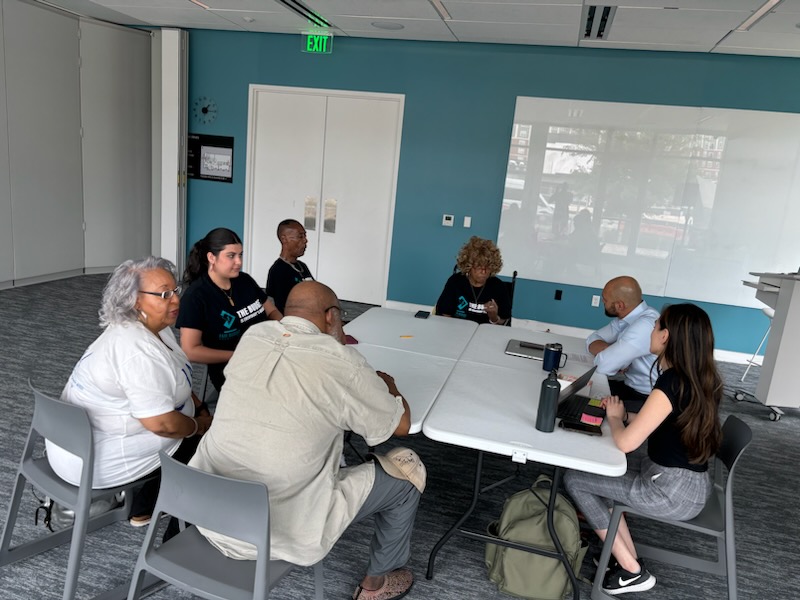 CMRobertWhiteDC's tweet photo. Great to meet with neighbors at my #Ward5 Community Office Hours today! I'm holding these in all 8 wards, so come out and meet with me and share what's on your mind. Next office hours are July 10th at West End Library in #Ward2 from 12:30-2:30pm! #CommunityOfficeHours #DMV https://t.co/IjHI0lE0fb