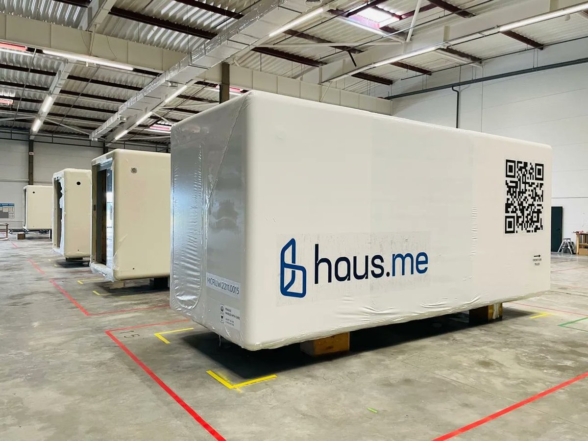 HausMicro's tweet photo. Assembled #microhaus units at our facility are ready for their happy owners 🙌 #freedomdelivered https://t.co/UuGOGMy977