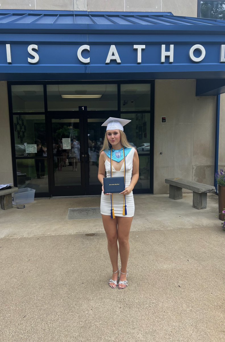 bvimbor11's tweet image. so bittersweet🥹🥹💙