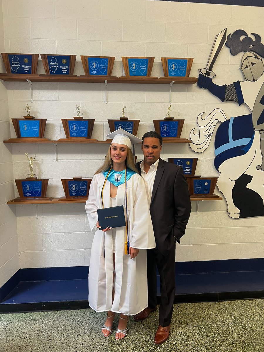 bvimbor11's tweet image. so bittersweet🥹🥹💙