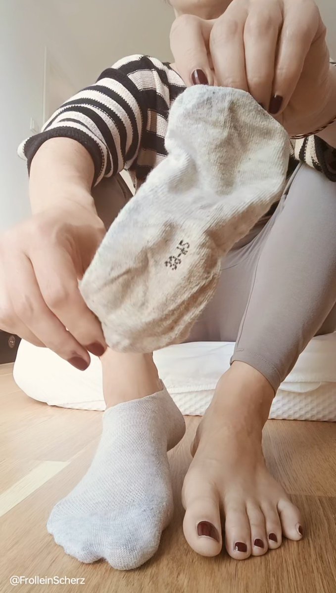 FrolleinScherz's tweet photo. My #footslut has been such a good boy that I decided to give him my smelly, dirty sock for dinner...
Lots to chew on 😁
I am too nice of a #goddess
Obviously!
#smellysox #stinkyfeet #cheesytoes #footslave #footlover #rtslave https://t.co/4Pm98skiaK