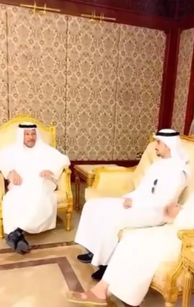 OtabhQ8com's tweet photo. استقبل صباح امس 
محافظ الفروانيه
الشيخ/ عذبي ناصر العذبي الصباح
الدكتور/ ناصر حسن تركي أبورقبة
لبحث مشروع التعاونيات وتطويرها بمحافظة الفروانيه
#الكويت https://t.co/BYq7o7sJlh