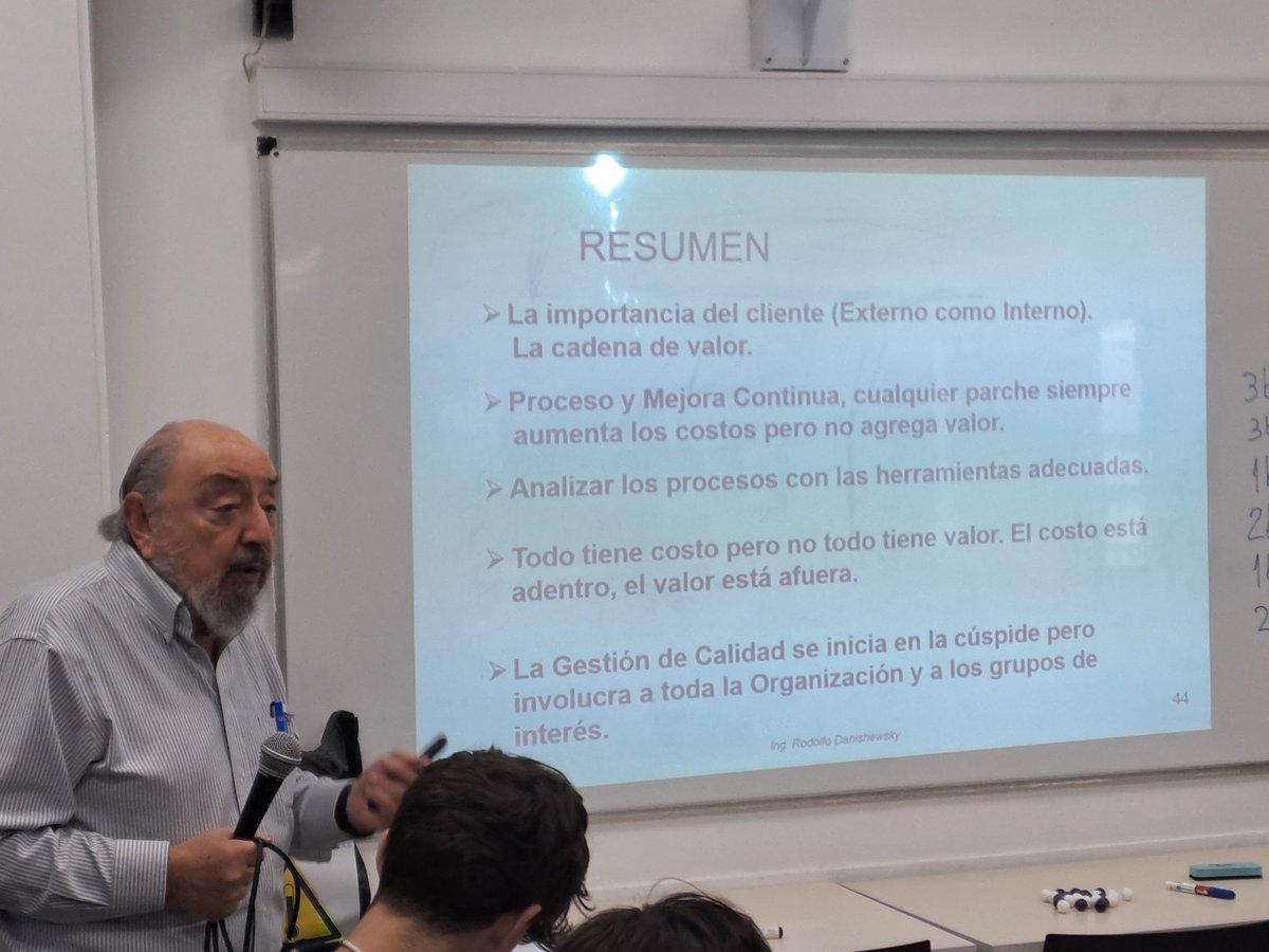 TIC_ORT's tweet photo. Hoy El ING. R. Danishewsky la rompió exponiendo sobre GESTION de calidad para el desarrollo de los proyectos de 5to TIC https://t.co/J6Okqc3ara