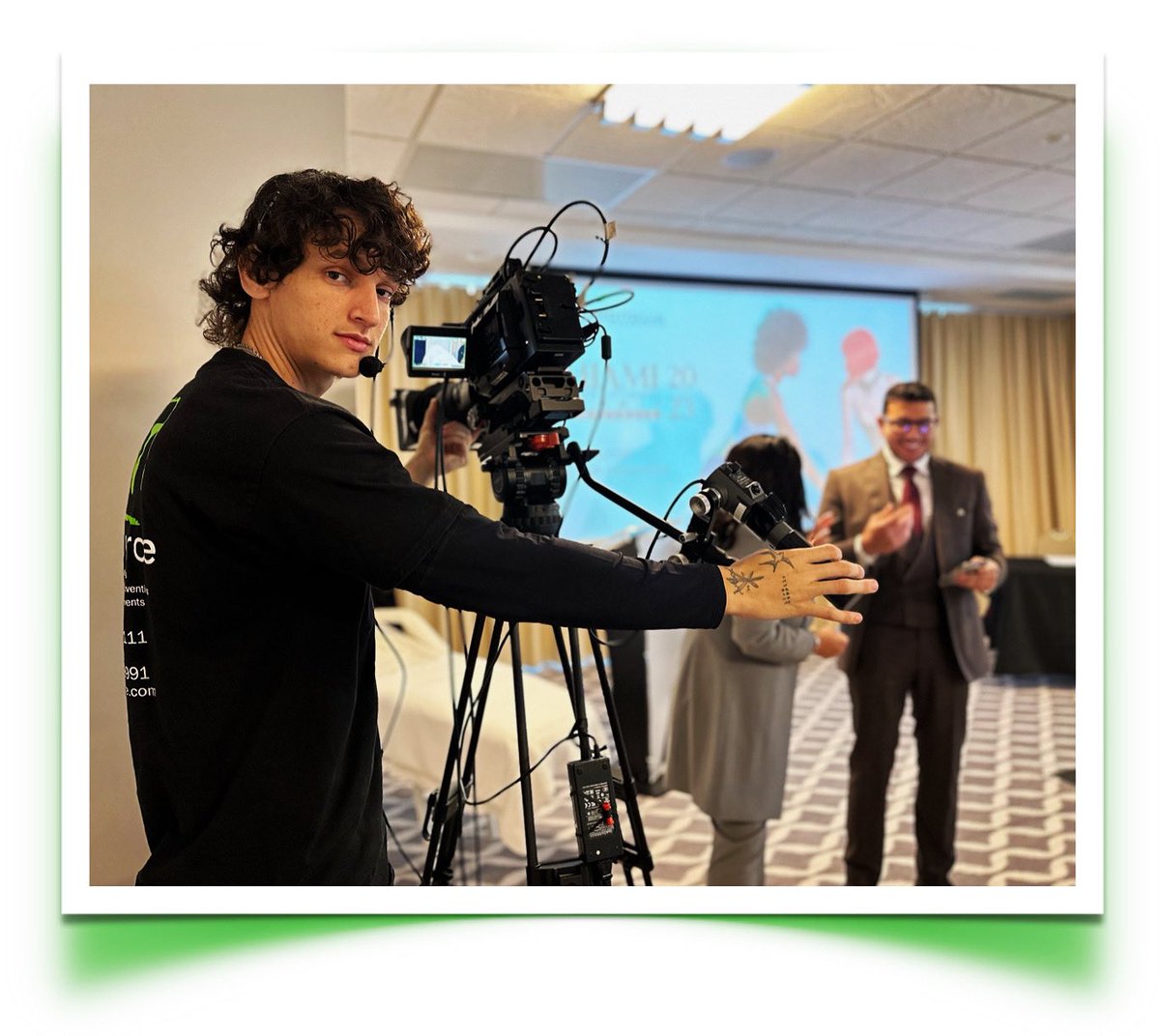 avoutsource's tweet photo. Need a camera crew in Miami? 🎥
Need Audio Visual rentals?
Need to rent microphones? 🎤 
::
:: we got you @avoutsource 
:: 
:: GRAZIE MILLE PromoItalia “an Italian company leader in the #aesthetic #medicine field.”
::
::
::#AudioVisual #AV #HotelConvention #TBT #Miami #TeamWork https://t.co/k2gXa3K0BQ