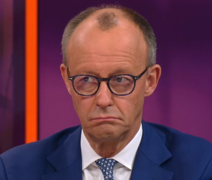 ChrisMarco99's tweet photo. Ich bin kein Grünenwähler, aber beim heutigen #Habeck ca #Merz Duell bei #Illner kann man nur zu einem Ergebnis kommen:

1. Bundesliga          Kreisliga https://t.co/OzHEIaKEC9