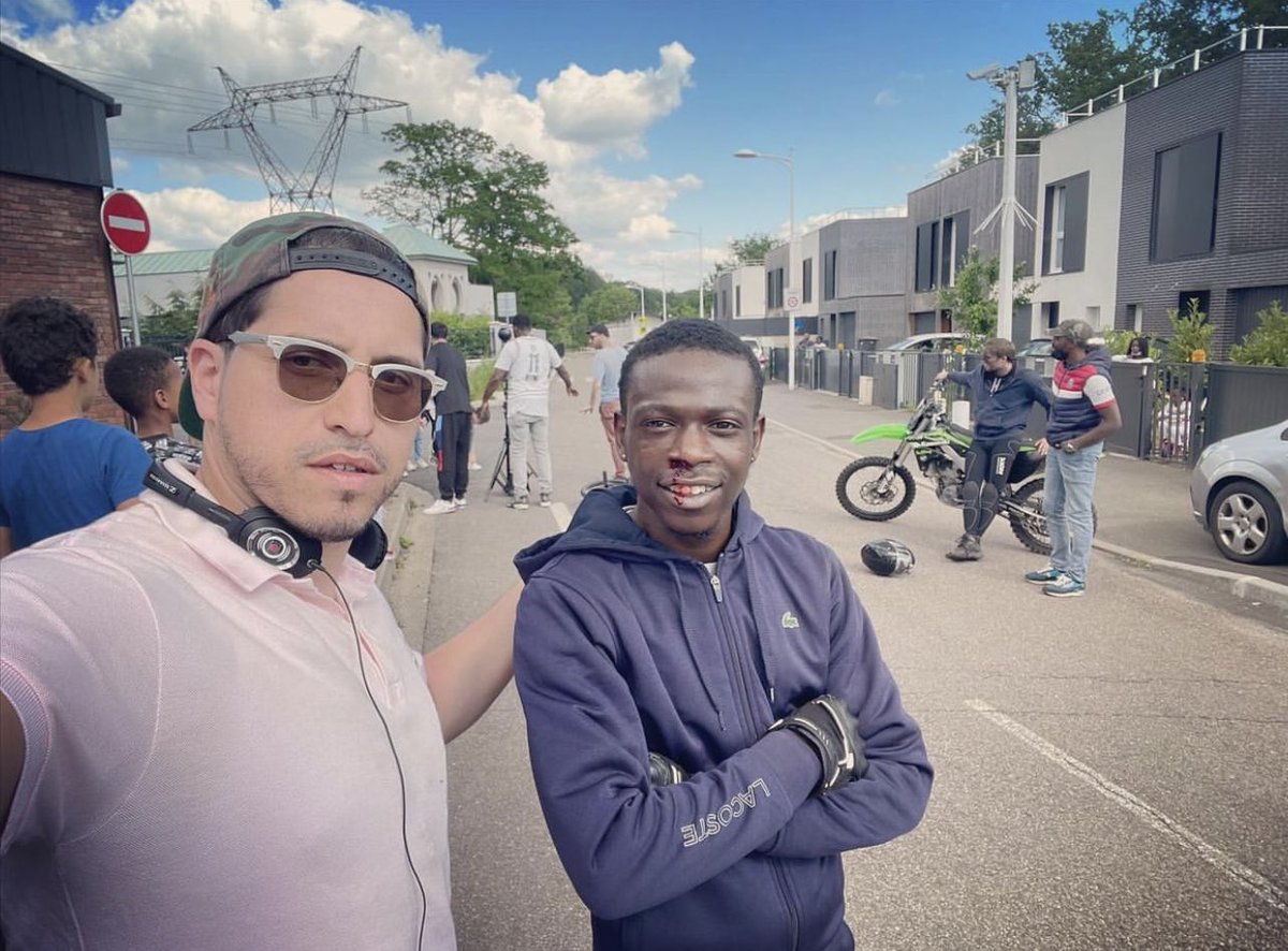 🔥450 spectateurs pour Mon film, l’adrénaline en Vr 360 sur 3 jours de projection à Trappes dans 3 collèges. 🎥🎬❤️« L’ADRÉNALINE » 
Au collège :  Gagarine Courbet Le village. +une dizaine de projections en immersion à venir à travers la France. #vr #cinema #realisateur #rodeo
