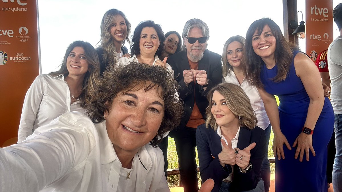 elegasolina's tweet photo. Presentación operativo @rtve para @EURO2024 @Paris2024 a 50 días cita olímpica con presencia @almacor_ @JazzDavidPastor #queganas @La1_tve @la2_tve @teledeporte @rne @rtveplay #veranodeportivogratis https://t.co/EfkZuk2LG1