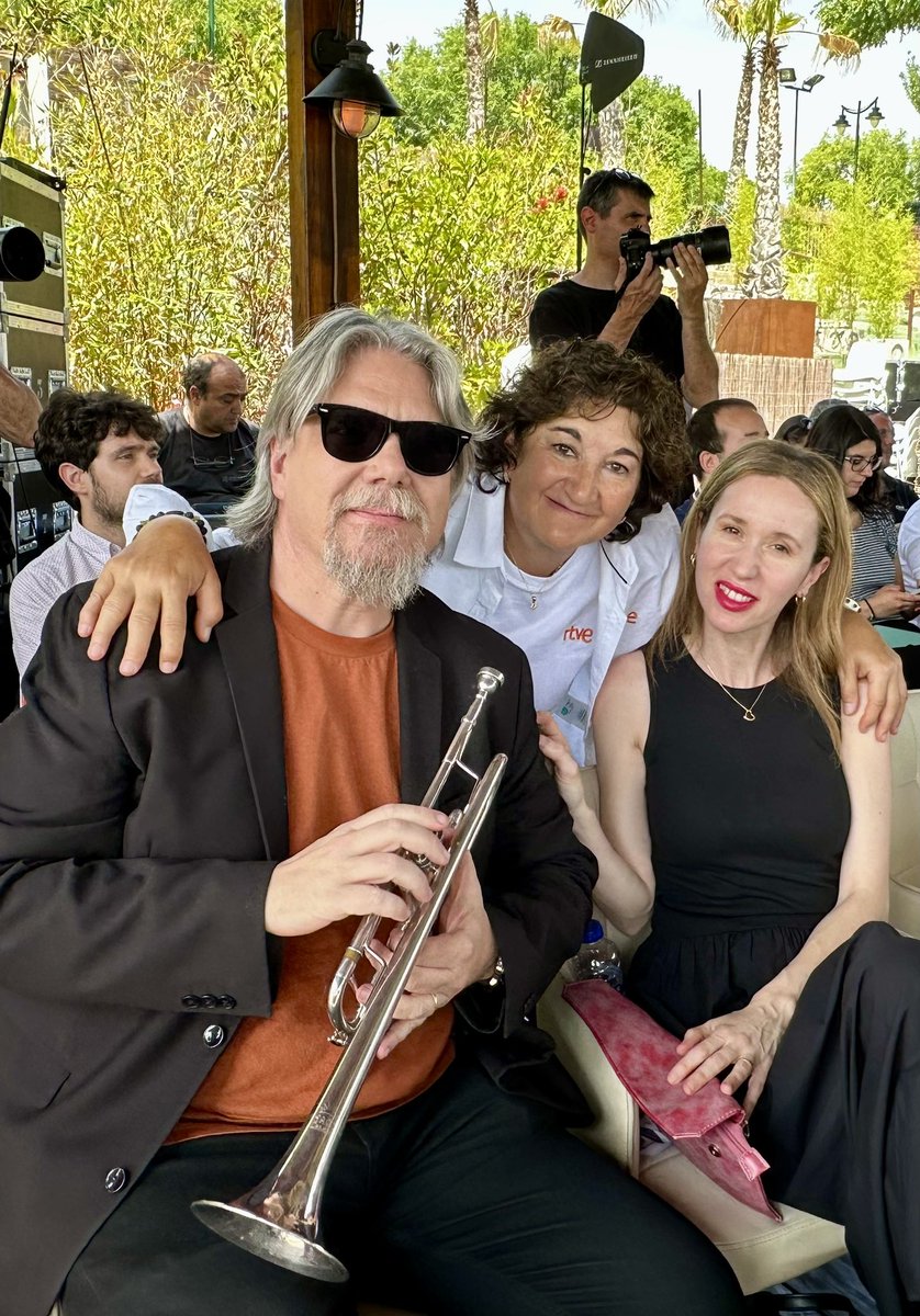 elegasolina's tweet photo. Presentación operativo @rtve para @EURO2024 @Paris2024 a 50 días cita olímpica con presencia @almacor_ @JazzDavidPastor #queganas @La1_tve @la2_tve @teledeporte @rne @rtveplay #veranodeportivogratis https://t.co/EfkZuk2LG1