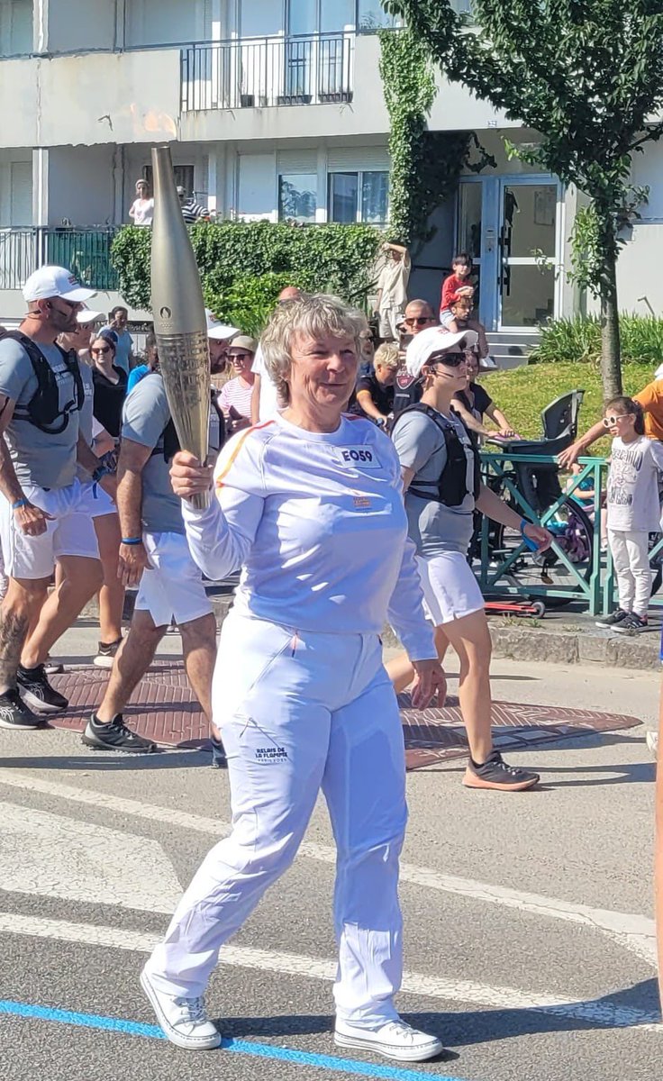 Hélène Bellec Champagne tweet media