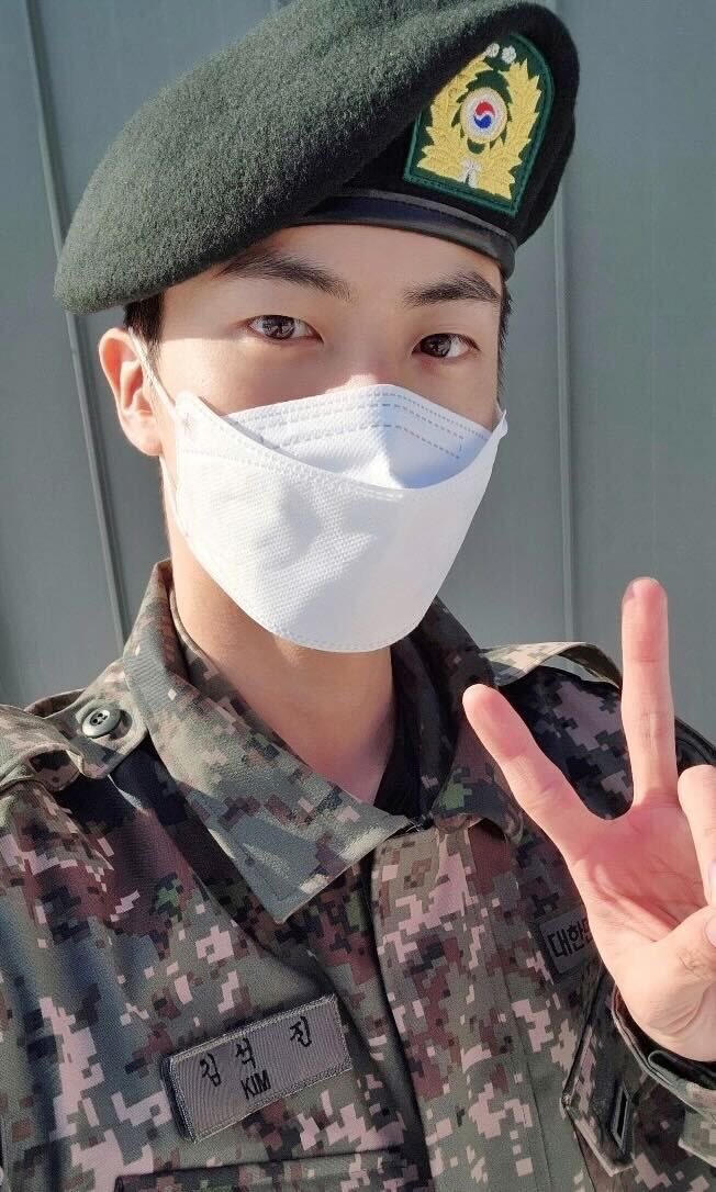 UniversBTS_'s tweet photo. 📸 99% concluído. Em menos de 6 dias nosso Seokjinnie terá sua dispensa militar! 😭🩷

Estamos te esperando ansiosamente! 🫂

#TheAstronautReturns_D5
#WaitingForTheAstronaut 
#ReturnOfTheAstronaut
🦩@BTS_twt https://t.co/3N6VJnKveZ