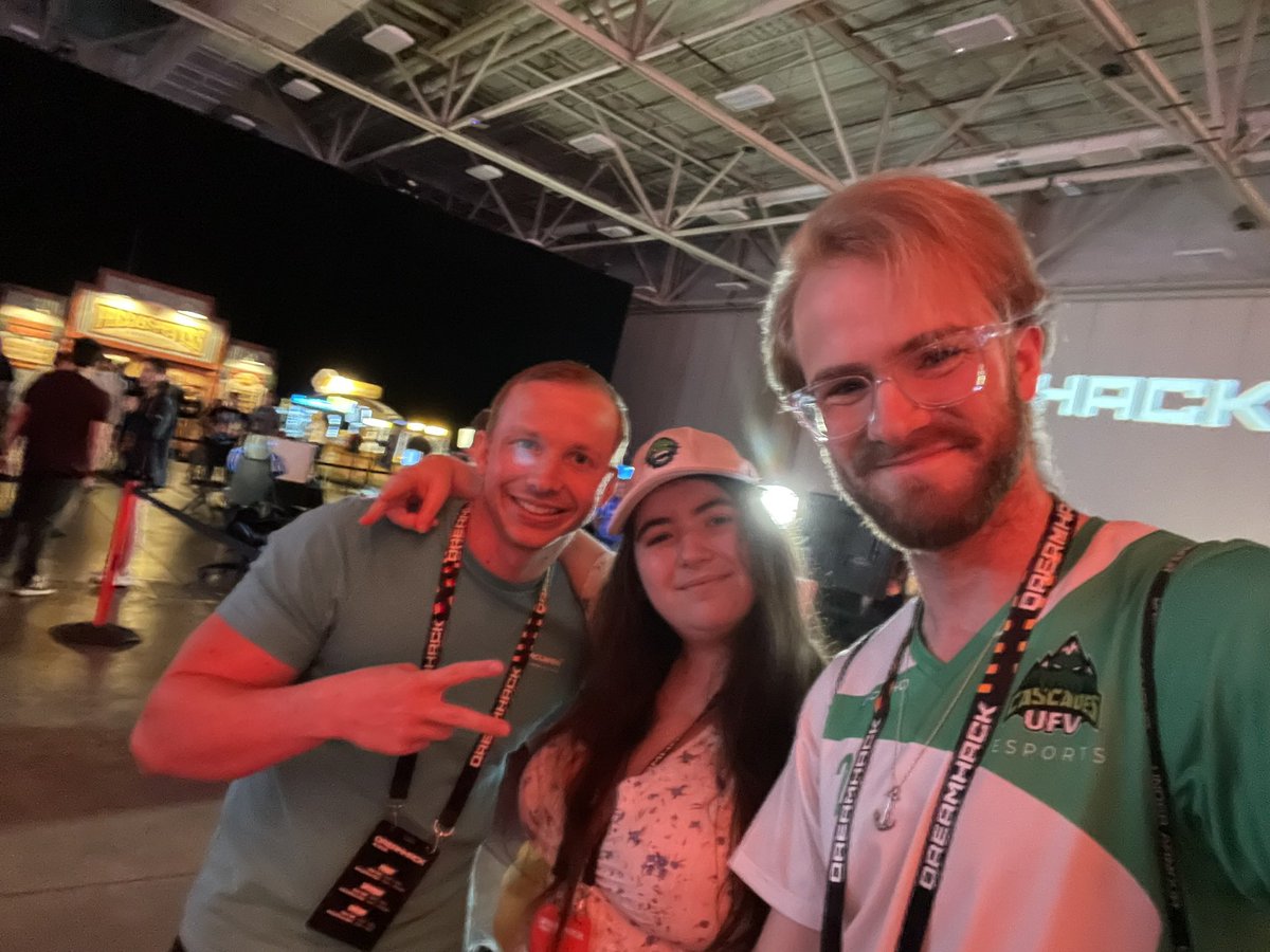 CrisisCasts's tweet photo. @Jay3OW So chill meeting you! https://t.co/7vovmevU26
