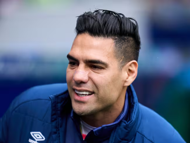 VBarCaracol's tweet photo. 🚨"Alrededor de la 1:15 pm se produjo la reunión entre Gustavo Serpa y Radamel Falcao, ambos dijeron que sí quieren, el martes el jugador les da razón, según lo que hable con su esposa": @MelukLeCuenta en #ElVBarCaracol

📻Lunes a viernes de 2 a 4pm por @CaracolRadio https://t.co/jws4zflIDJ