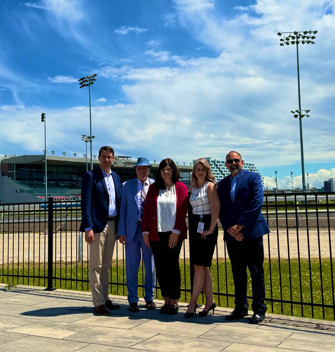 Earlier today, we welcomed hundreds of electrical contractors to the Trackside Clubhouse at <a href="/WoodbineTB/">Woodbine Racetrack</a>.  Great catching up with <a href="/ECAOntario/">ECA Ontario</a> president <a href="/RGraemeAitken/">R. Graeme Aitken</a>, contractors, and his team. Big night of 🐎 racing starts at 4:50pm today.