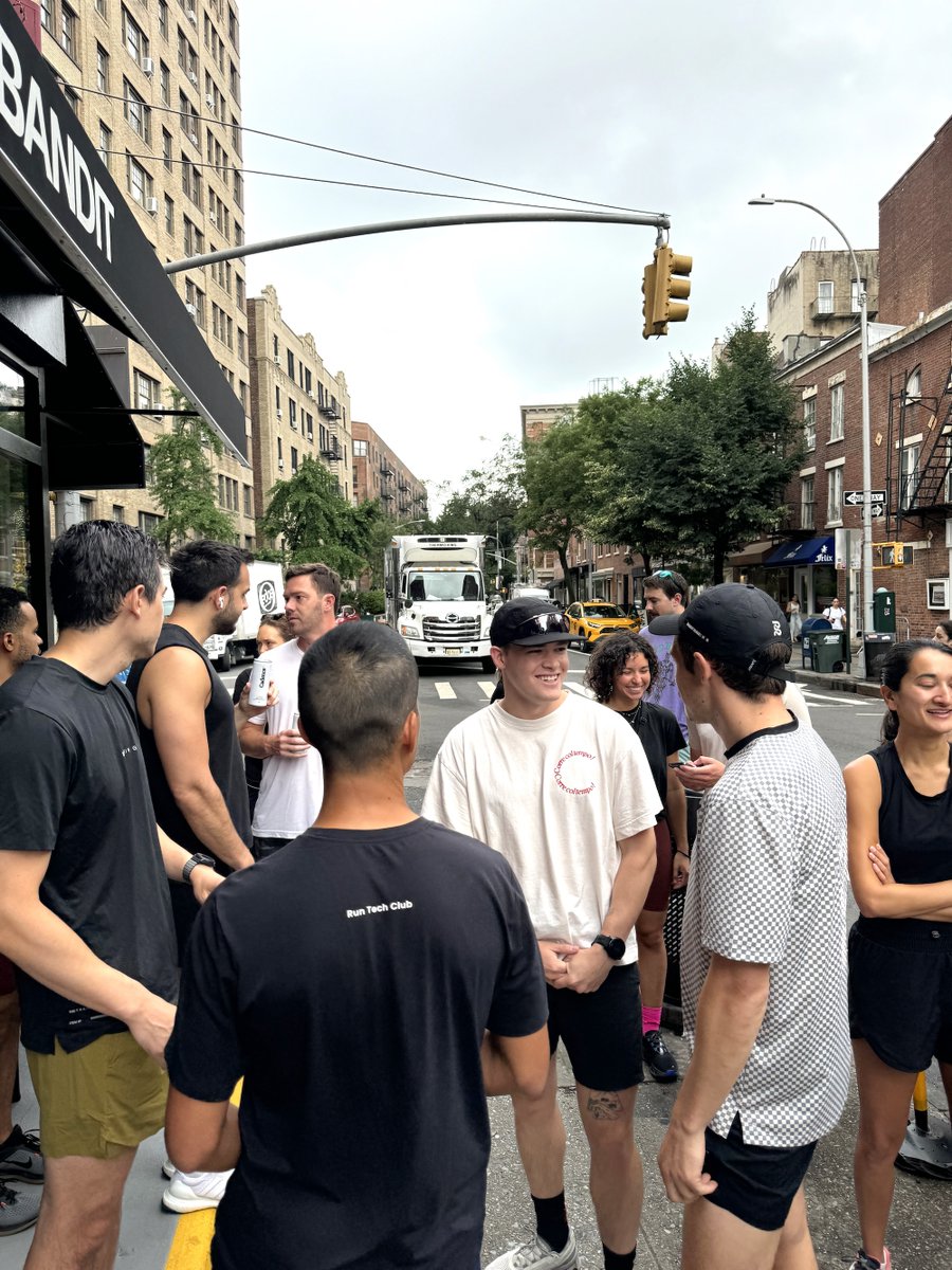 Techweek_'s tweet photo. “It’s exciting to combine a hobby with work that strikes a balance between health & work.” Excitement was high this morning as runners gathered & hydrated with Cadence in the West Village for a 3-mile run for the #RunWithIt event with @runtechclub & @banditrunning 🏃♂️ #NYTechWeek https://t.co/2W77UlK9N5