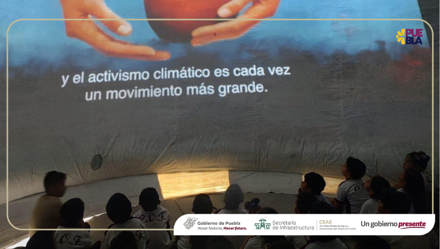 CeasPueOficial's tweet photo. #CEASPUEInforma 📰 | Para conmemorar el #DíaMundialDelMedioAmbiente, el gobierno presente de @SergioSalomonC, a través de esta comisión, concientizó a más de mil estudiantes del municipio de #Teziutlán, sobre cultura y cuidado del medio ambiente y el agua. 💧🌎🌱
🔍 https://t.co/WdWKxBTNfl