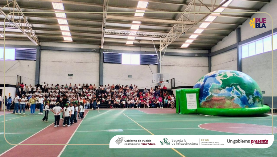 CeasPueOficial's tweet photo. #CEASPUEInforma 📰 | Para conmemorar el #DíaMundialDelMedioAmbiente, el gobierno presente de @SergioSalomonC, a través de esta comisión, concientizó a más de mil estudiantes del municipio de #Teziutlán, sobre cultura y cuidado del medio ambiente y el agua. 💧🌎🌱
🔍 https://t.co/WdWKxBTNfl