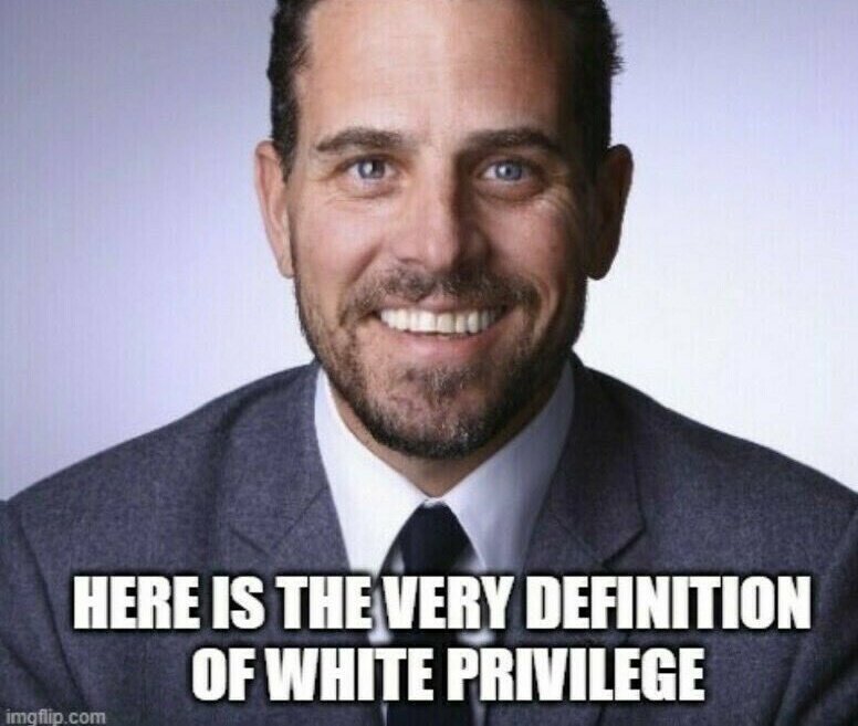 bindyb123's tweet image. Gee...
#BidenDefendsGunRights
Hunter Biden is accused of illegally purchasing and possessing a gun..
#2ndAmendmentRight