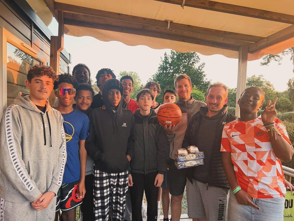 L’équipe de basketball <a href="/unss/">UNSS_National</a> du collège finit 5e des championnat de France.
Félicitations !!!