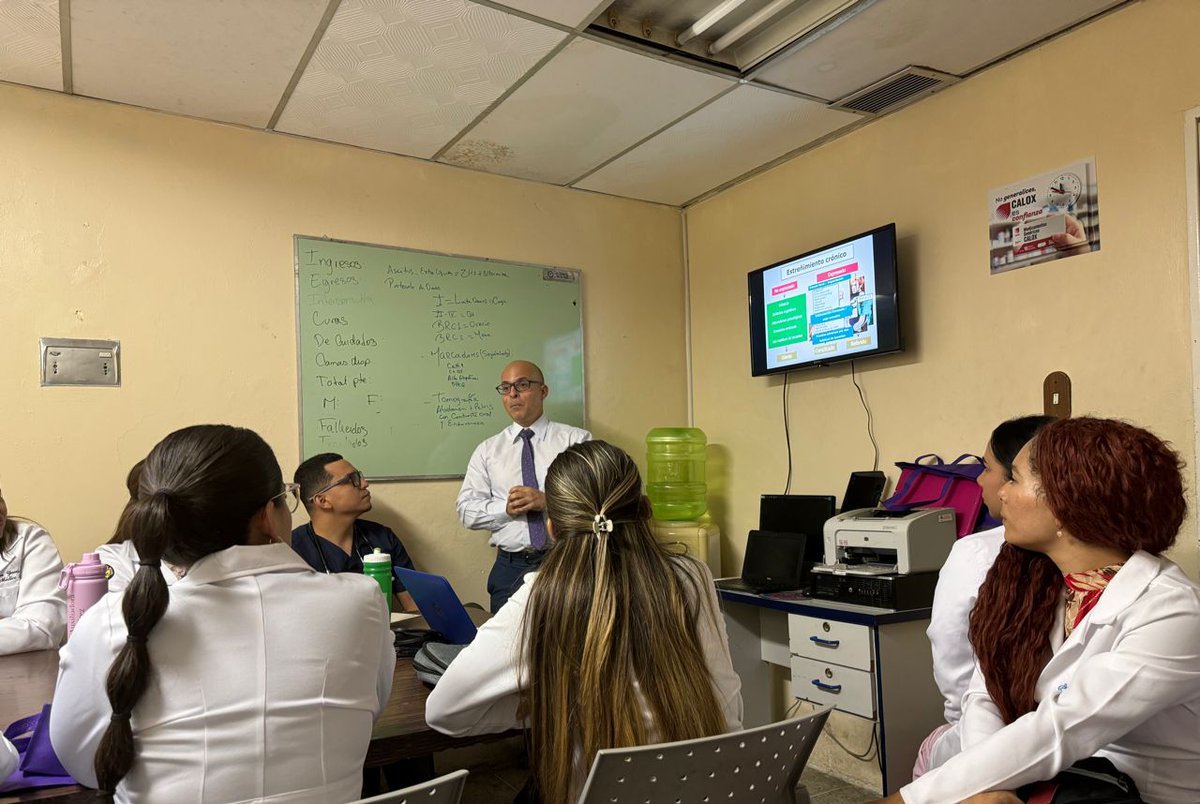 IVSS_HPOR's tweet photo. #Hoy | Actividades del Postgrado de Medicina Interna con colaboración del laboratorio Calox, conversando sobre estreñimiento, Dr. Bethelmy #PorUnSeguroMásSocial @MagaGutierrezV @NicolasMaduro @MinSaludVE @Somosivss https://t.co/HT6ICGnJqG