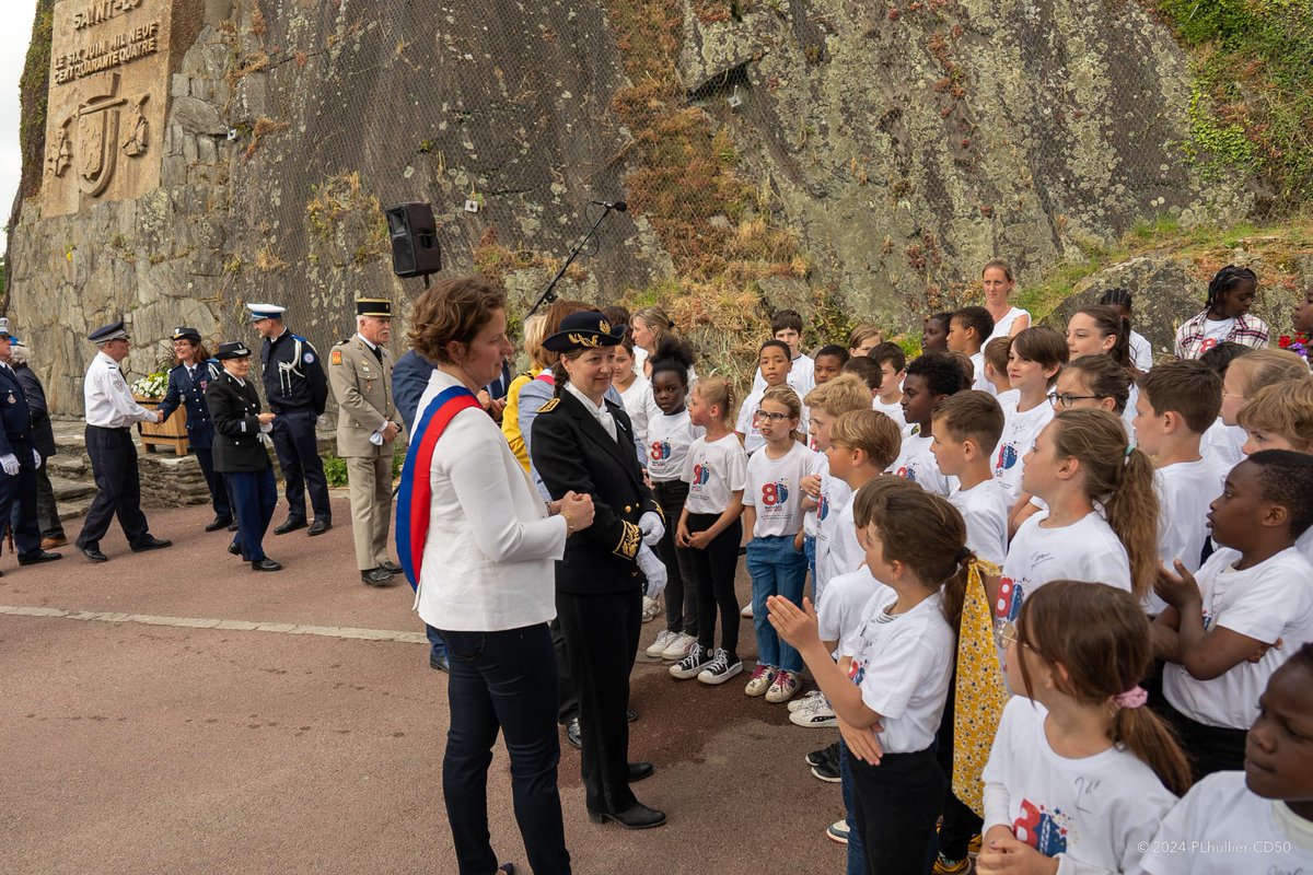 [80e] - Commémorations DDay 

Aujourd'hui, c'était notre élue <a href="/AdeleHommet/">Adèle Hommet</a> qui rend hommage aux victimes de la Seconde Guerre mondiale à #SaintLô.
"Capitale des ruines", elle fut détruite à 95% par les bombardements pour chasser l'occupant coûtant la vie de nombreux civils 🕊️