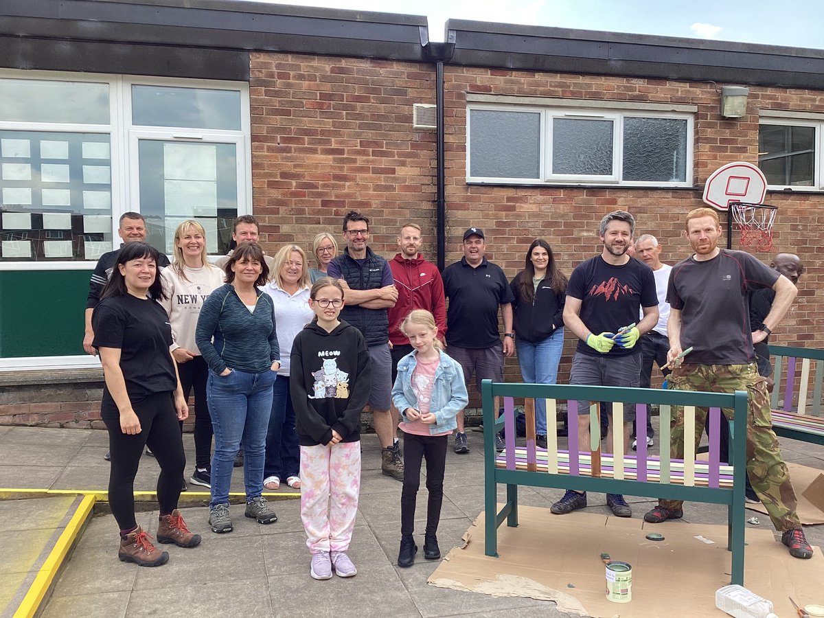 BallanceMiss's tweet photo. What a great day we’ve  had @TeamManorGreen . A large number of volunteers from @HSBC_UK along with a team from @FocusTrust1 have come to school to build, organise, dig, paint and plant. Thank you so much, you have made such a difference. More photos (of before and after) to come https://t.co/LkYAAs7xFv