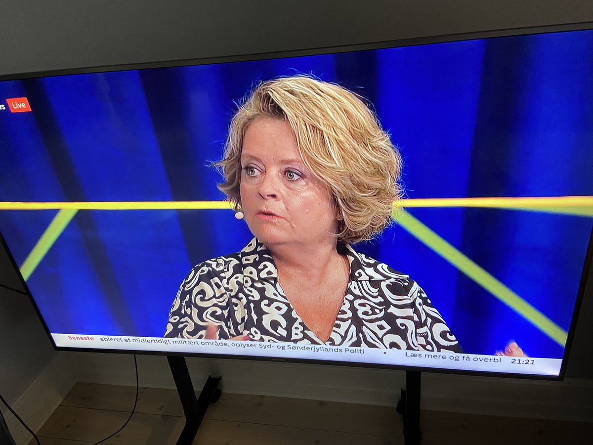 Laurs Nørlund (@laursnorlund) on Twitter photo VÅBEN MOD PUTIN - DET KAN IKKE GÅ HURTIGT NOK
Vi skal købe masser af grej til kampen mod Putin og det skal gå hurtigt, siger <a href="/BosseStine/">Stine Bosse / Christine</a> VÅBEN MOD PUTIN - DET KAN IKKE GÅ HURTIGT NOK
Vi skal købe masser af grej til kampen mod Putin og det skal gå hurtigt, siger <a href="/BosseStine/">Stine Bosse / Christine</a>