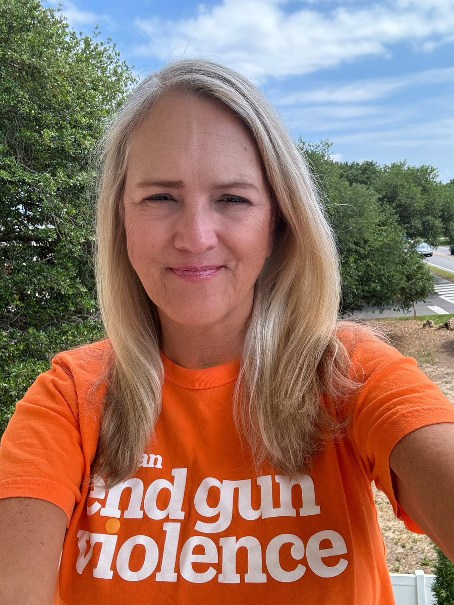 DebbWeir's tweet photo. As a gun violence survivor and @MomsDemand volunteer, I #WearOrange on National
Gun Violence Awareness Day to honor my dad🥲I advocate so that others will not experience this painful trauma. Learn more at https://t.co/0b4Qx9niVF @Everytown https://t.co/6u1PioGWfD