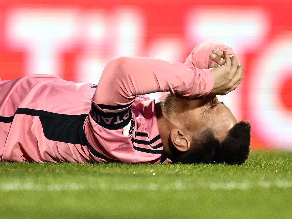 'Bait and switch': Proposed class-action lawsuit against Vancouver Whitecaps over Messi debacle vancouversun.com/sports/soccer/…