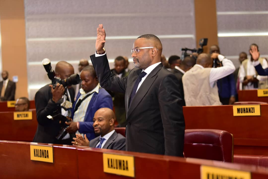 Première participation en séance plénière au <a href="/senatrdc/">Sénat RDC🇨🇩</a>. Mes pouvoirs ont été validés.

A la Chambre des Sages, l'#opposition républicaine doit avoir toute sa place. Etre écoutée et entendue. Il en va de l'intérêt du Pays.

La #paix, en particulier à l'est, l'unité nationale, la