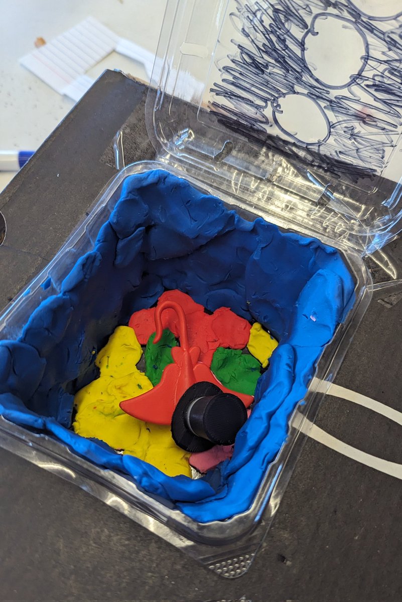 JLLundy4's tweet photo. Who knew something so wholesome could be so engaging? Students are crafting and creating habitats for their desk pets, and the creativity is inspiring! 🐾✨ #ClassroomCreativity #DeskPets #techfreefun https://t.co/xwVrlTviQj