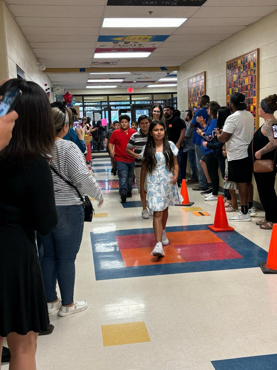 OakleyMartinez's tweet photo. Thatโs a wrap on our 5th Grade 23-24 school year! #OttLevelUp https://t.co/1c8szfD47j