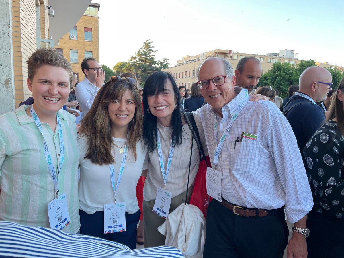 Met with violinist 🎻 and self-advocate Maria at the T21RS International Research Conference in Rome and caught up with society leaders Roger, Mara, Marie-Claude and new friends. What an inspirational evening 💖 

#downsyndromeawareness #t21 #downsyndrome #downsyndromeresearch