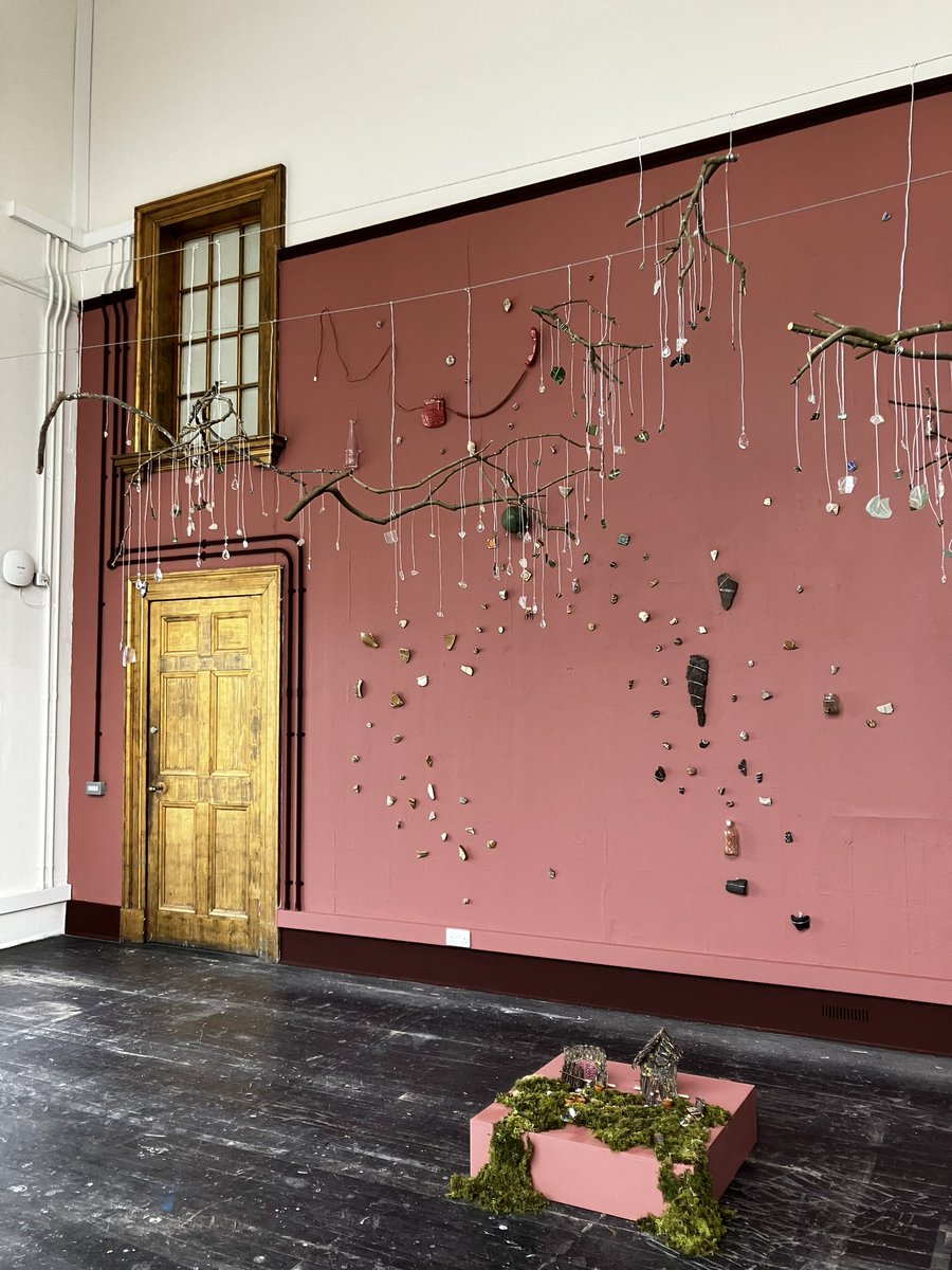 NicolaWalls's tweet photo. Two degree shows in as many days! This time @eca_edinburgh Another building bursting with #Creativity. Loved the library of #Ideas in the #Architecture ‘reading’ rooms. #ArtExplorer https://t.co/uo05TicXGs