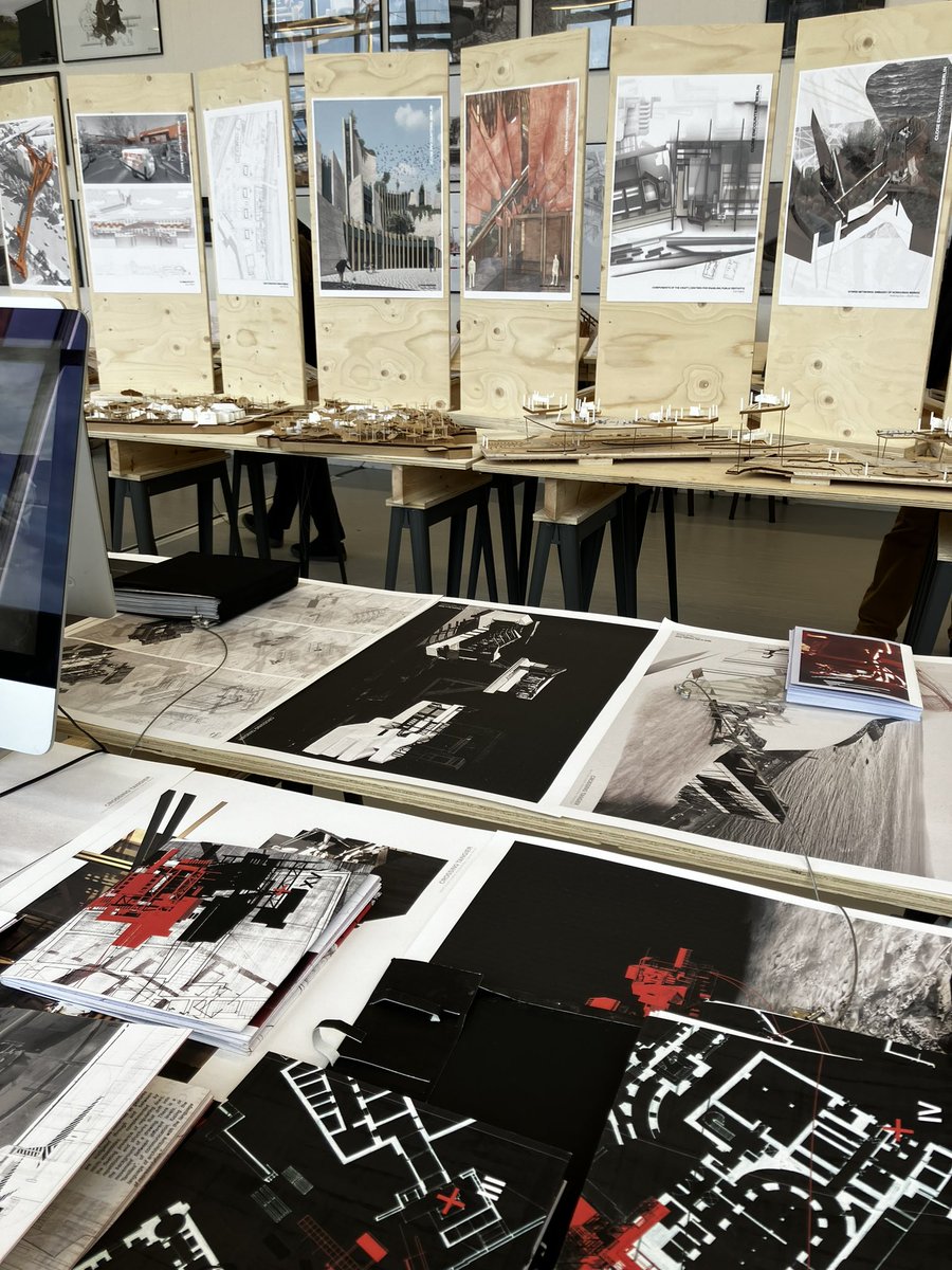 NicolaWalls's tweet photo. Two degree shows in as many days! This time @eca_edinburgh Another building bursting with #Creativity. Loved the library of #Ideas in the #Architecture ‘reading’ rooms. #ArtExplorer https://t.co/uo05TicXGs