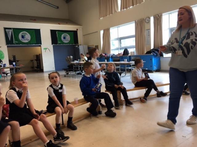 PirieParkPS's tweet photo. Yesterday at Messy Science we were thinking about light & dark π€ we made our own sundials βοΈ recreated the plough star constellation β¨ using paper cups and we even made our own glow sticks π« We had fun learning more about our wonderful world πβ€οΈ #familylearning #stemglasgow https://t.co/sWnjW7acp3