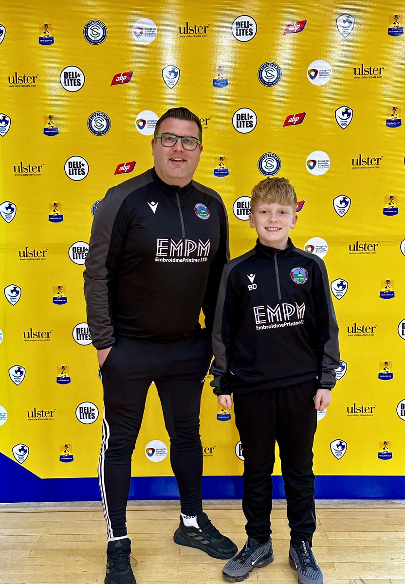 Benjiballer5's tweet photo. I attended the draw for @thecraigavoncup tonight. Nice to meet @SportyNeesy and I’m happy with the group @GreenislandFC got. Roll on 29th June. Can’t wait 👊⚽️🔥 #craigavoncup #football #tournament #cupdraw https://t.co/by8pTc6mH6