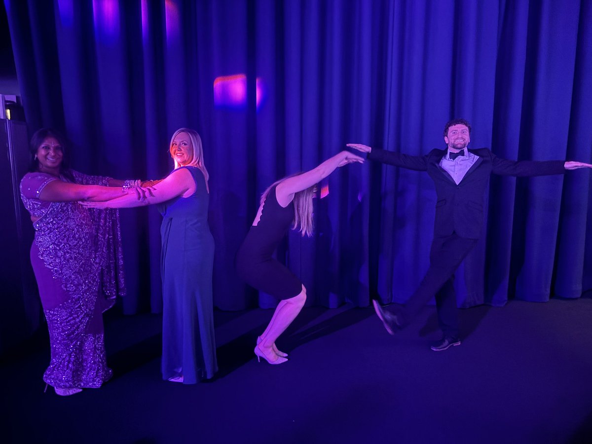 #hsj_awards #table59
Loving our time at the <a href="/HSJ_Awards/">HSJ Awards</a> 
Can you make out the H-S-J???