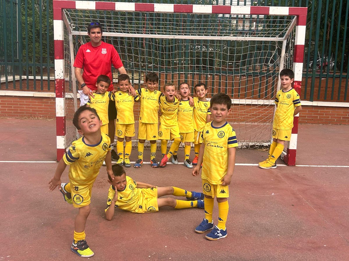 BASE | CHUPETINES 

Menudo partidazo de los chicos para despedir la temporada con nuestros amigos del colegio <a href="/VdelRemedio/">Virgen del Remedio</a>

Sin duda... ¡Hay futuro en nuestro deporte!

#123Alcorcón
#ConElCorazónEnLaPista💛